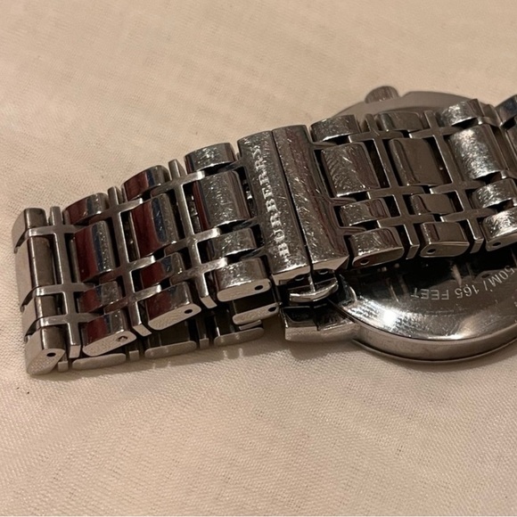 BURBERRY SILVER TONE HERITAGE STAINLESS STEEL BLACK DIAL MEN WATCH BU1364 - Picture 4 of 4